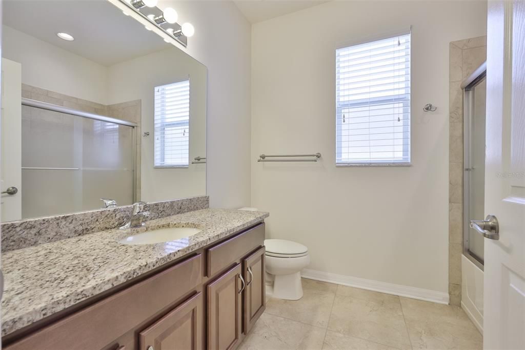 На продажу: $415,000 (3 спален, 2 ванн, 2615 Квадратных фут)