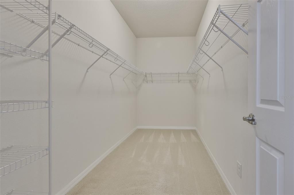 На продажу: $415,000 (3 спален, 2 ванн, 2615 Квадратных фут)