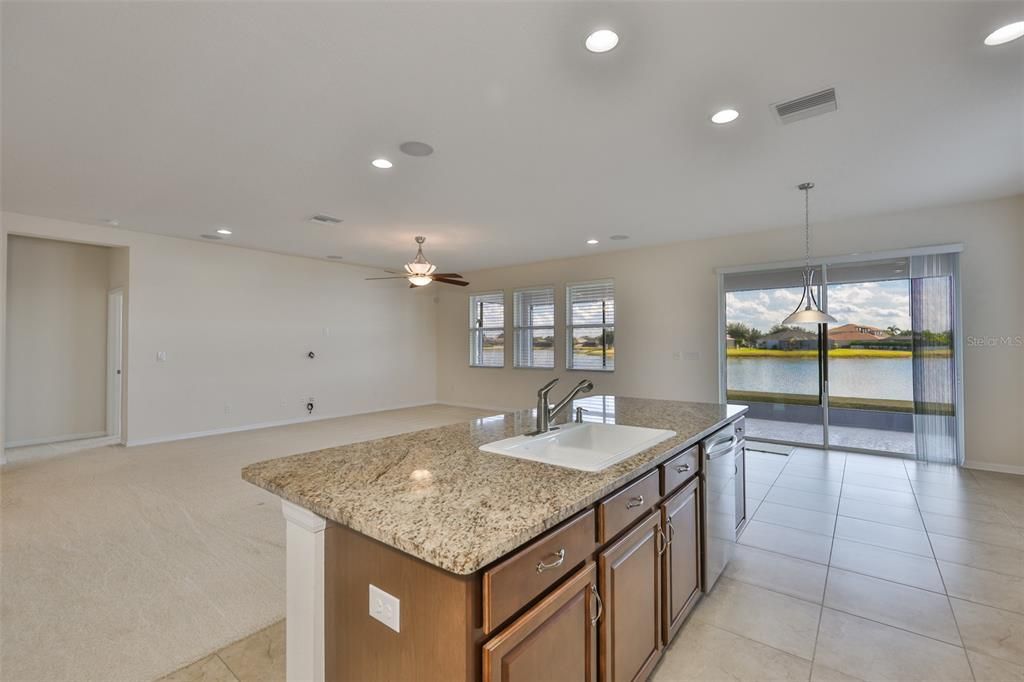 На продажу: $415,000 (3 спален, 2 ванн, 2615 Квадратных фут)