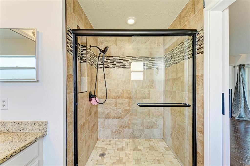 En Venta: $359,000 (3 camas, 2 baños, 1337 Pies cuadrados)