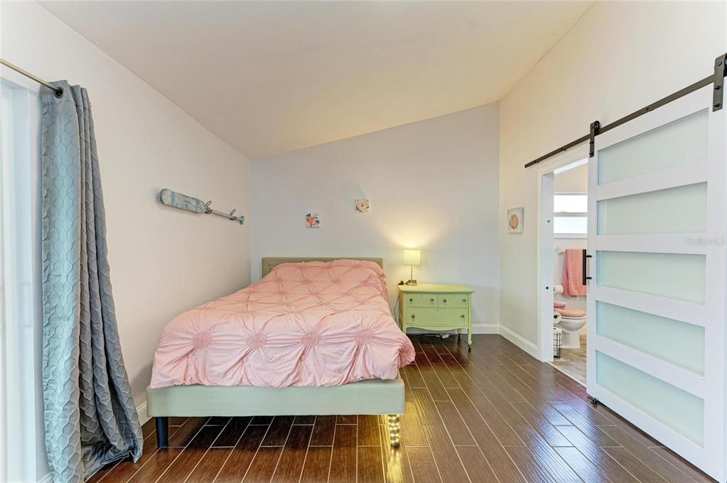 En Venta: $359,000 (3 camas, 2 baños, 1337 Pies cuadrados)