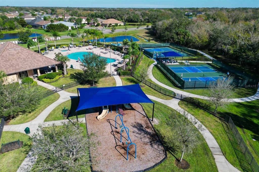 For Sale: $557,000 (3 beds, 2 baths, 2136 Square Feet)