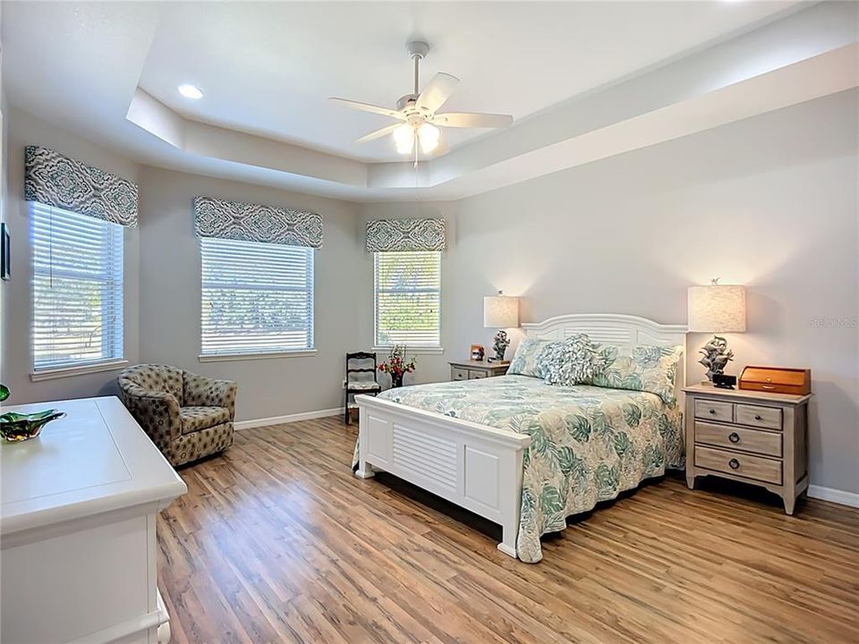 For Sale: $557,000 (3 beds, 2 baths, 2136 Square Feet)