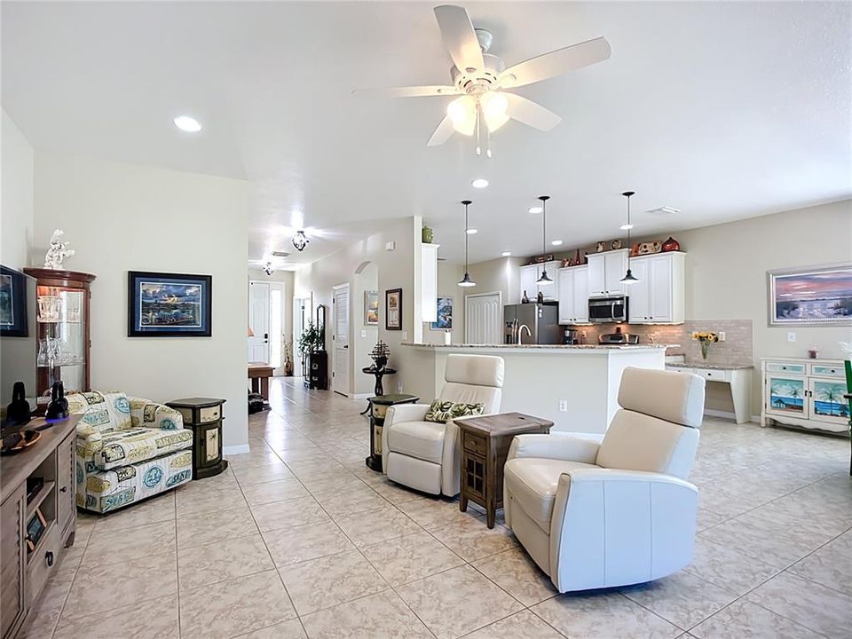 For Sale: $557,000 (3 beds, 2 baths, 2136 Square Feet)