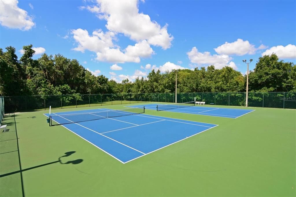 For Sale: $557,000 (3 beds, 2 baths, 2136 Square Feet)