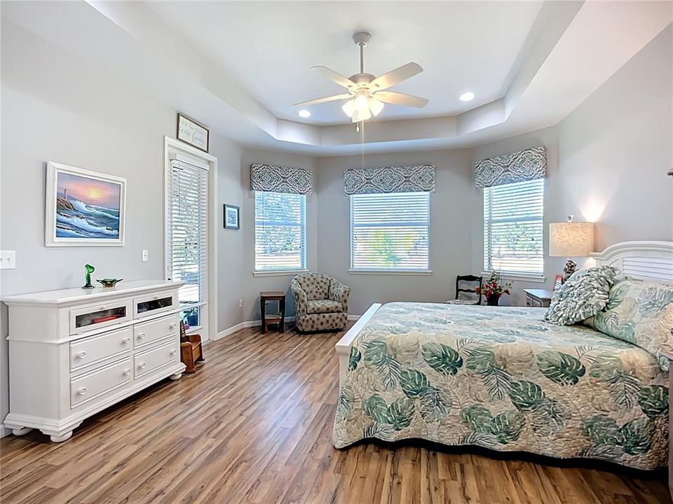 For Sale: $557,000 (3 beds, 2 baths, 2136 Square Feet)