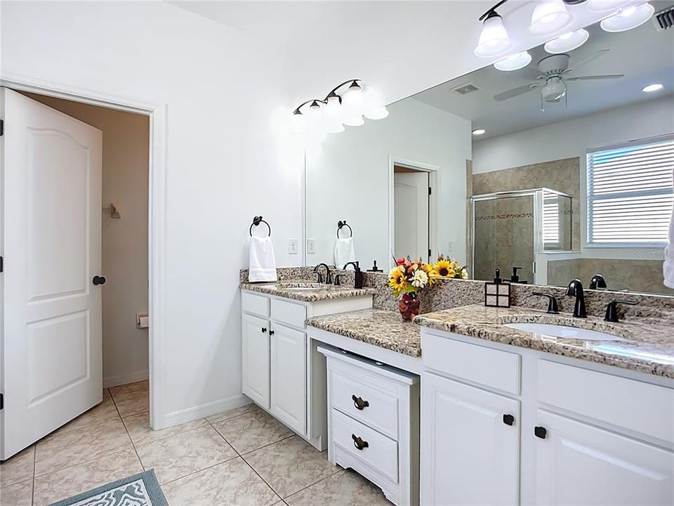 For Sale: $557,000 (3 beds, 2 baths, 2136 Square Feet)