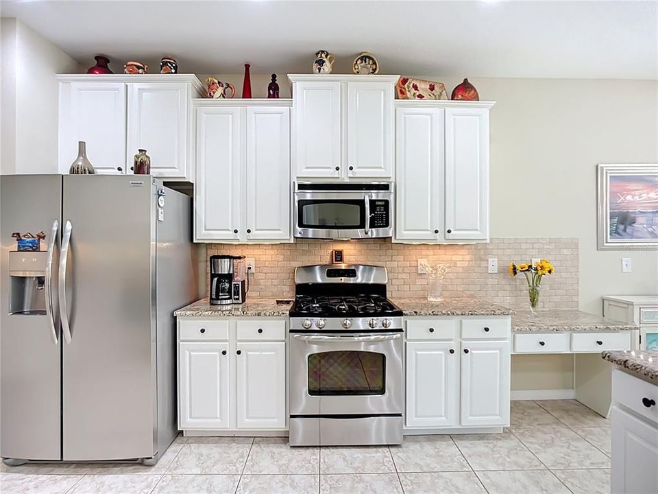 For Sale: $557,000 (3 beds, 2 baths, 2136 Square Feet)