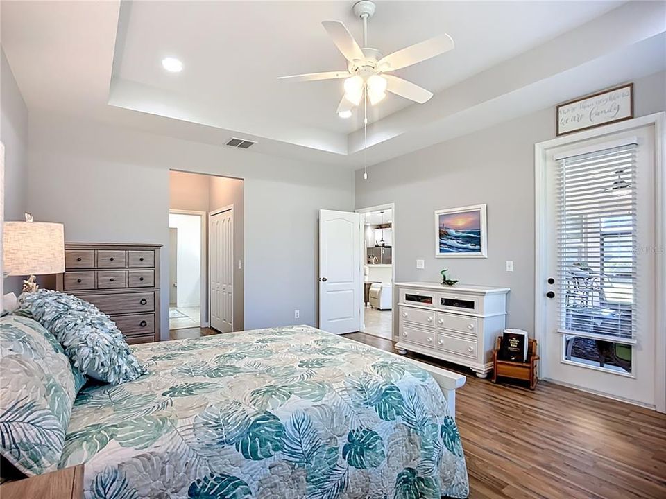 For Sale: $557,000 (3 beds, 2 baths, 2136 Square Feet)