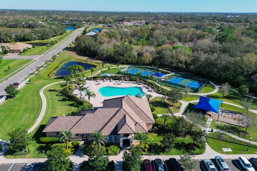 For Sale: $557,000 (3 beds, 2 baths, 2136 Square Feet)