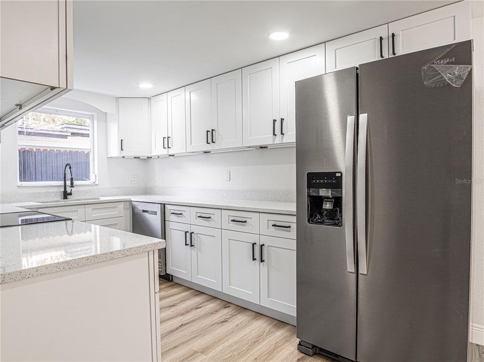 Active With Contract: $295,000 (3 beds, 2 baths, 1298 Square Feet)