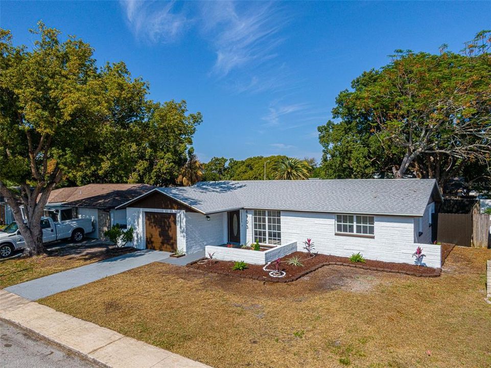Active With Contract: $295,000 (3 beds, 2 baths, 1298 Square Feet)