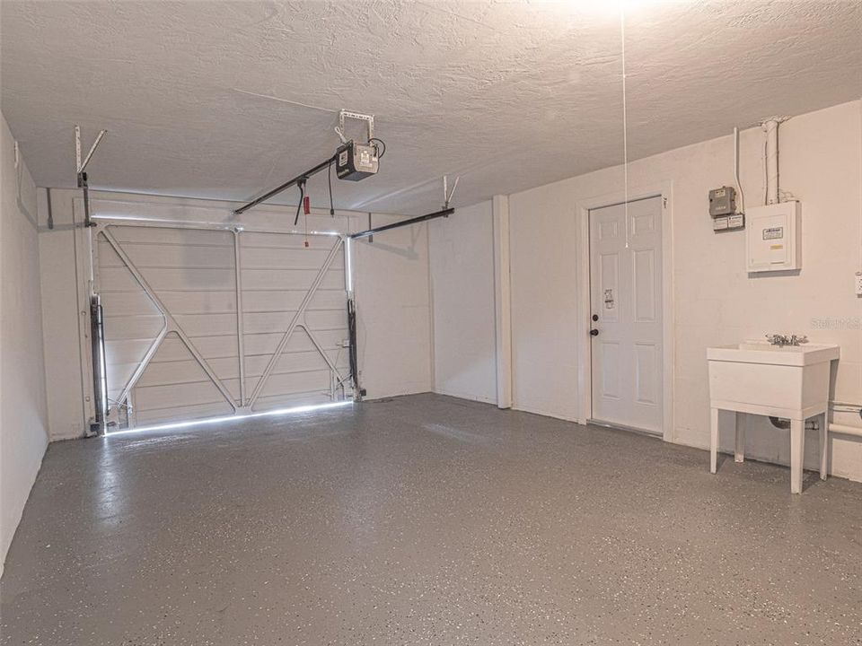 Active With Contract: $295,000 (3 beds, 2 baths, 1298 Square Feet)