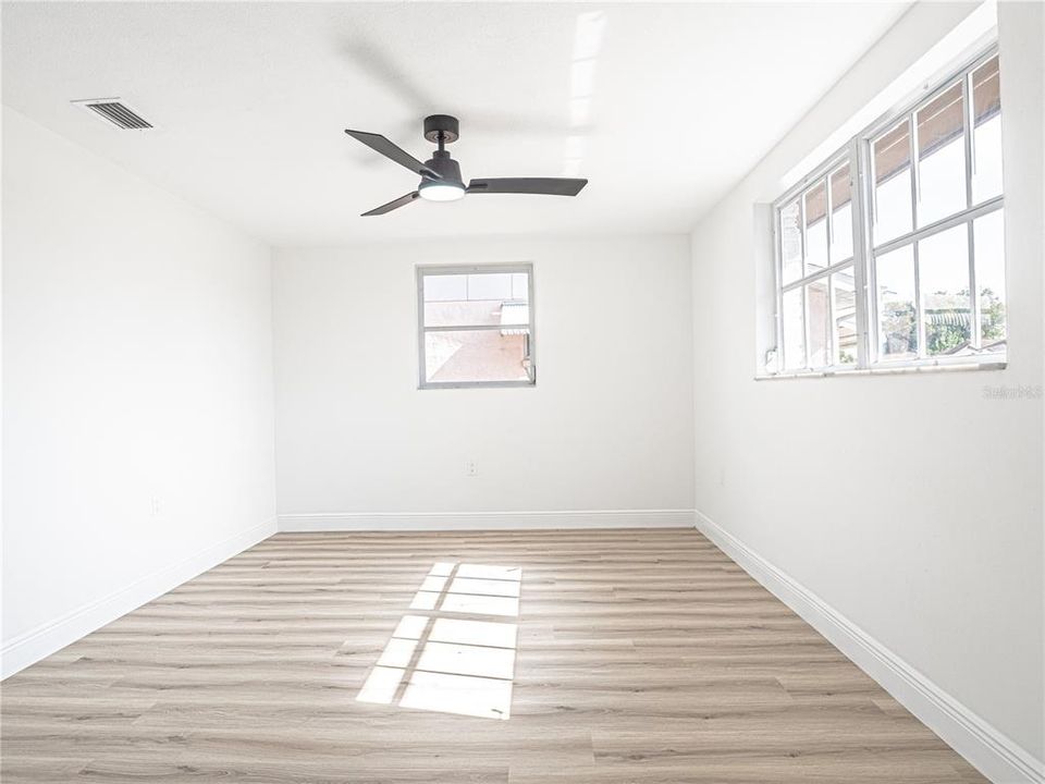 Active With Contract: $295,000 (3 beds, 2 baths, 1298 Square Feet)