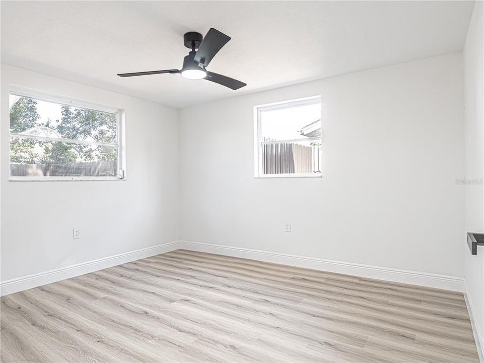 Active With Contract: $295,000 (3 beds, 2 baths, 1298 Square Feet)