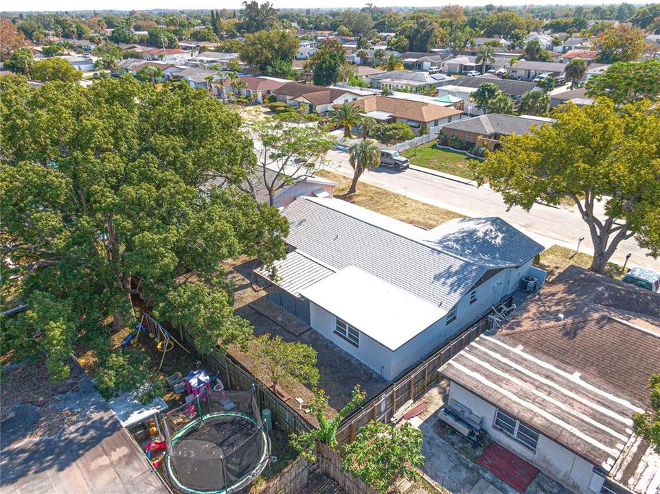 Active With Contract: $295,000 (3 beds, 2 baths, 1298 Square Feet)