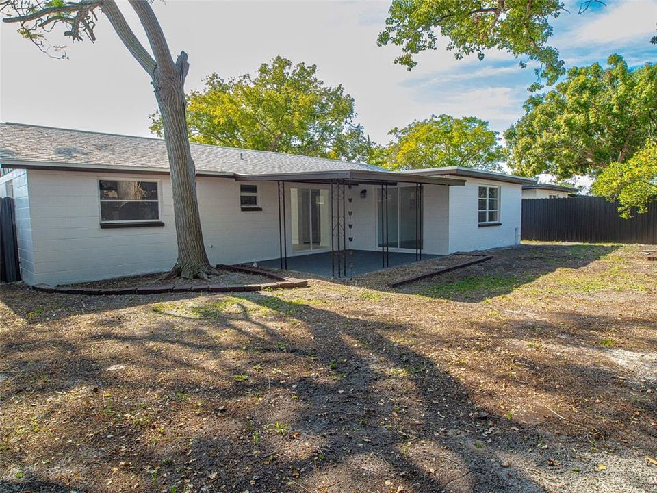 Active With Contract: $295,000 (3 beds, 2 baths, 1298 Square Feet)