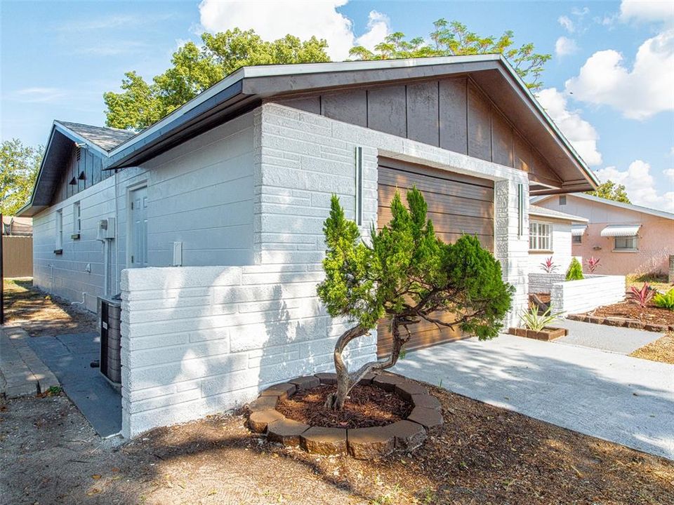 Active With Contract: $295,000 (3 beds, 2 baths, 1298 Square Feet)