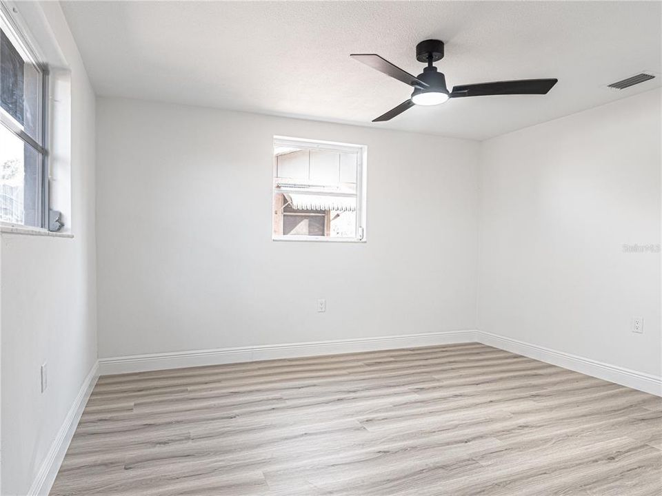 Active With Contract: $295,000 (3 beds, 2 baths, 1298 Square Feet)