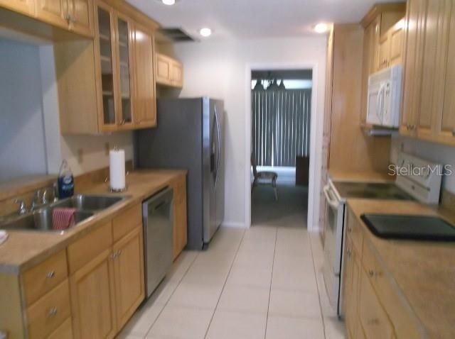 For Rent: $1,800 (2 beds, 2 baths, 1584 Square Feet)