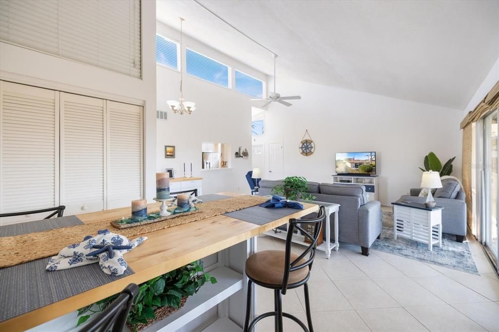 待售: $235,000 (2 贝兹, 2 浴室, 1154 平方英尺)