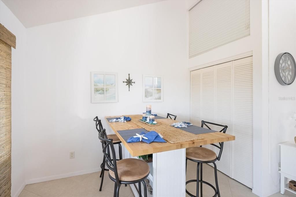 待售: $235,000 (2 贝兹, 2 浴室, 1154 平方英尺)