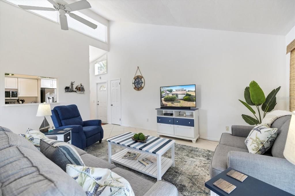 待售: $235,000 (2 贝兹, 2 浴室, 1154 平方英尺)