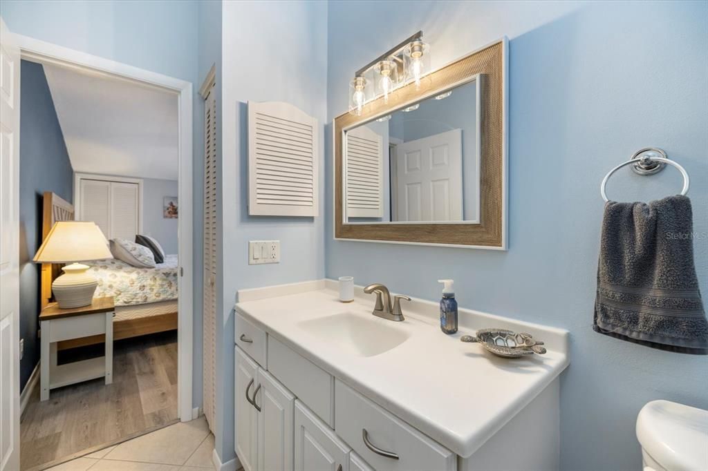 待售: $235,000 (2 贝兹, 2 浴室, 1154 平方英尺)