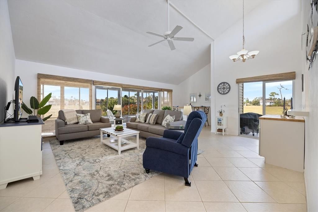 待售: $235,000 (2 贝兹, 2 浴室, 1154 平方英尺)