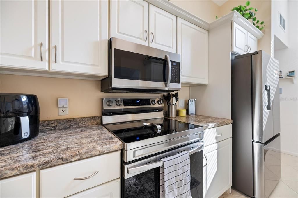 待售: $235,000 (2 贝兹, 2 浴室, 1154 平方英尺)