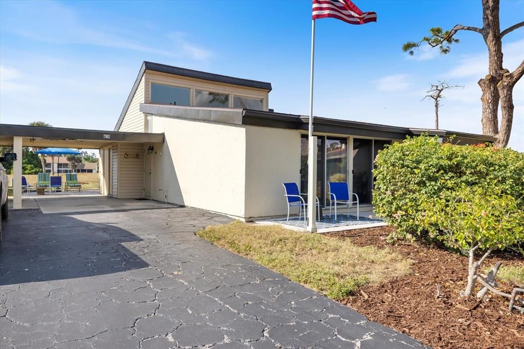 待售: $235,000 (2 贝兹, 2 浴室, 1154 平方英尺)