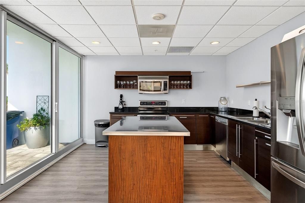 For Sale: $1,658,000 (2 beds, 2 baths, 1729 Square Feet)