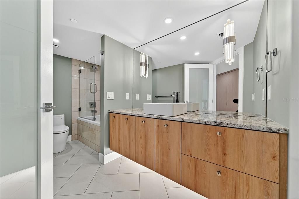 For Sale: $1,658,000 (2 beds, 2 baths, 1729 Square Feet)