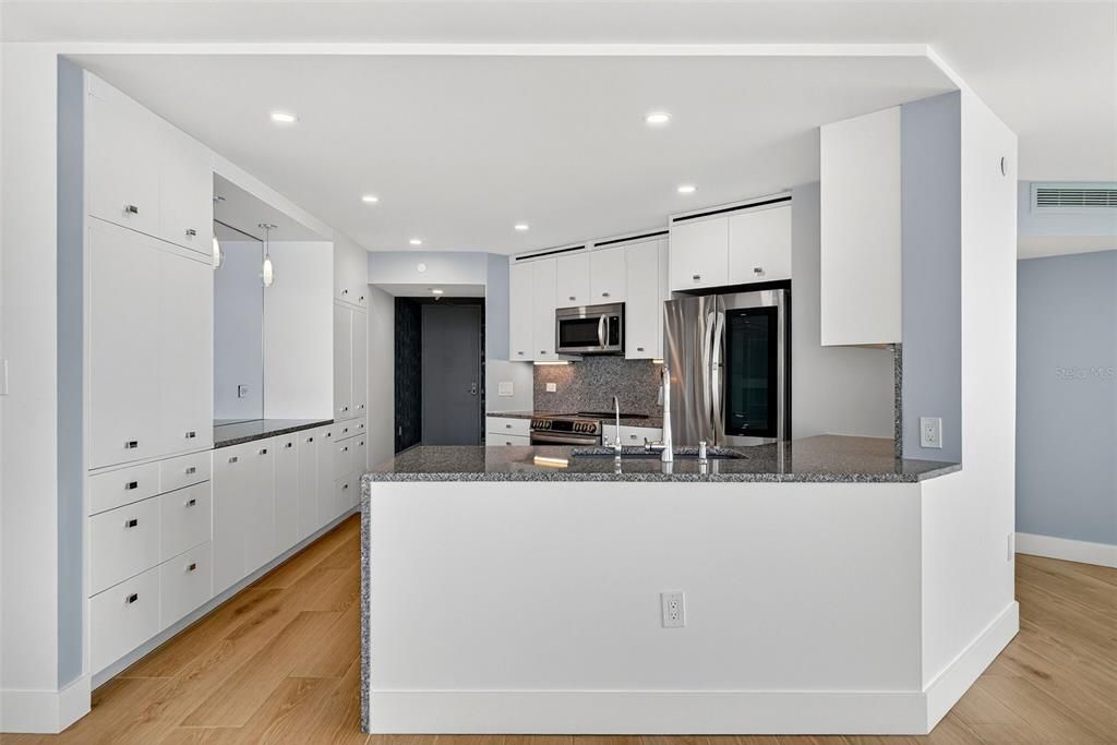 For Sale: $1,658,000 (2 beds, 2 baths, 1729 Square Feet)