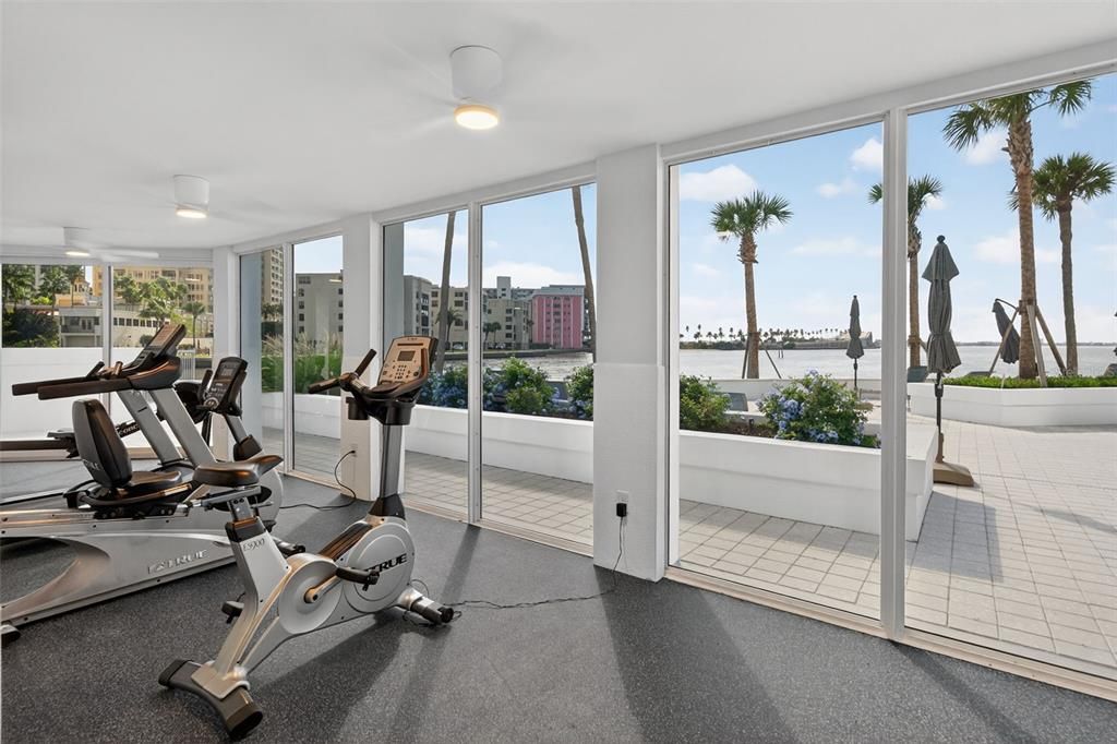 For Sale: $1,658,000 (2 beds, 2 baths, 1729 Square Feet)