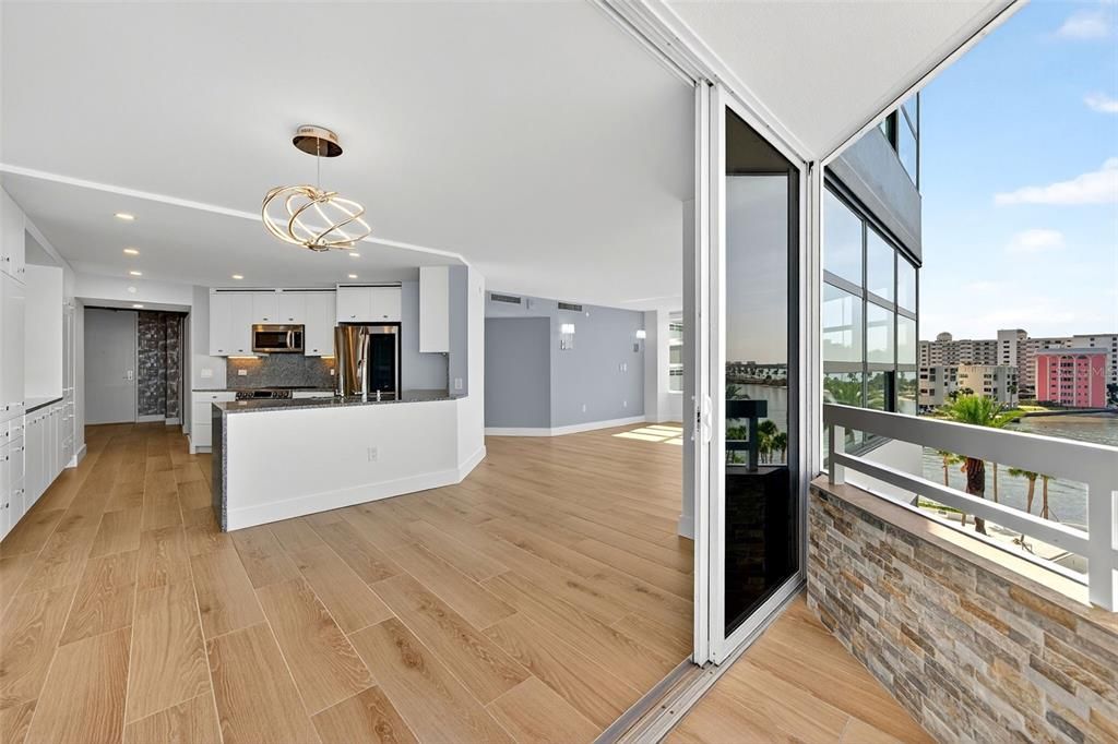 For Sale: $1,658,000 (2 beds, 2 baths, 1729 Square Feet)