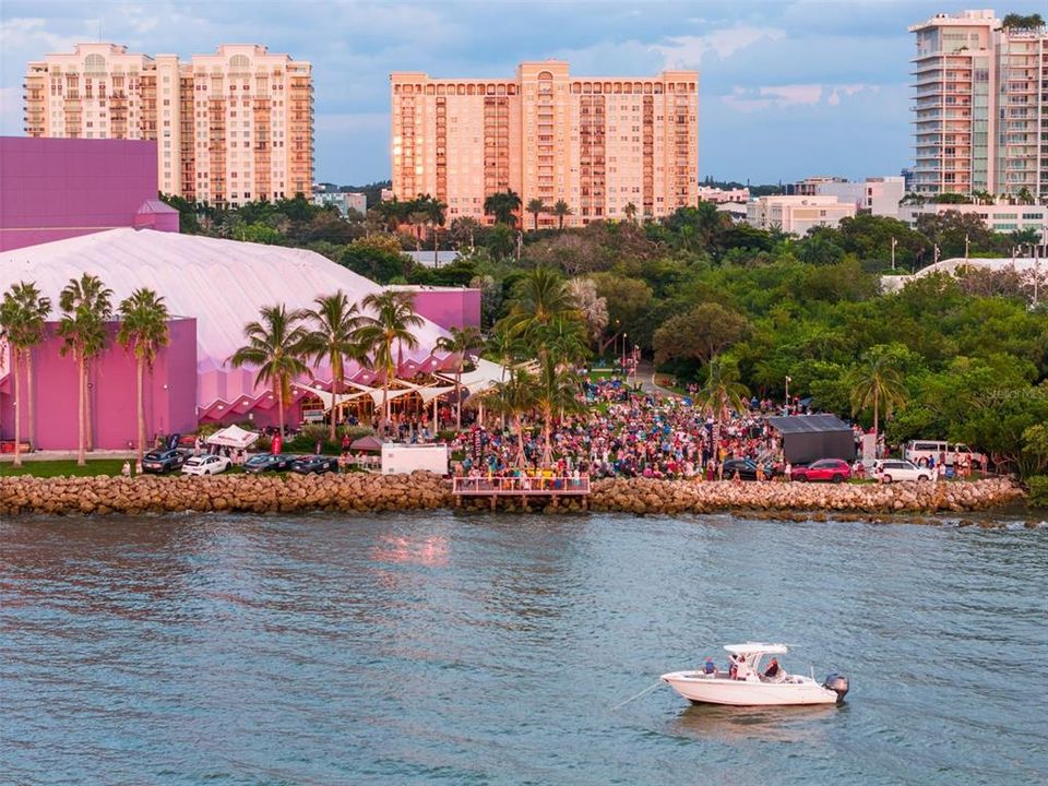 For Sale: $1,658,000 (2 beds, 2 baths, 1729 Square Feet)