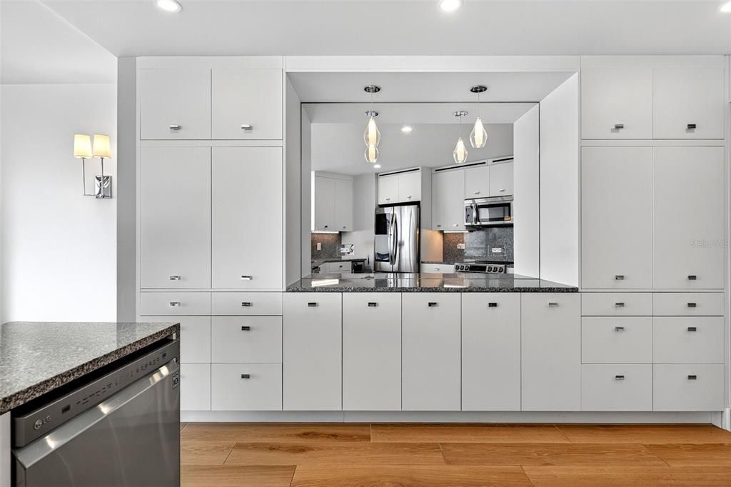 For Sale: $1,658,000 (2 beds, 2 baths, 1729 Square Feet)