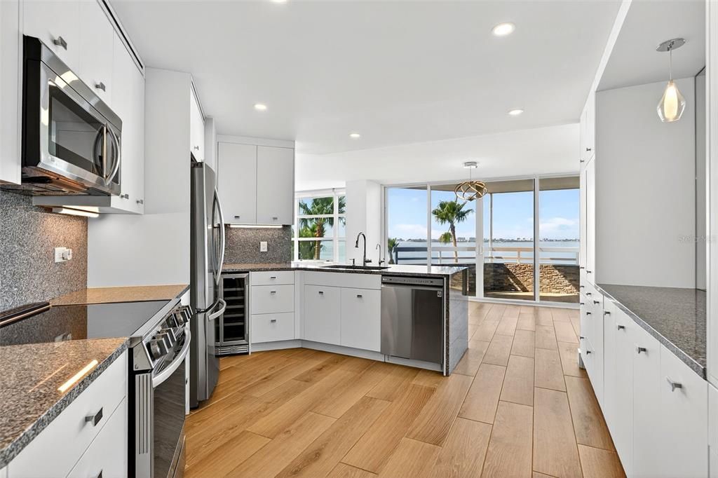 For Sale: $1,658,000 (2 beds, 2 baths, 1729 Square Feet)