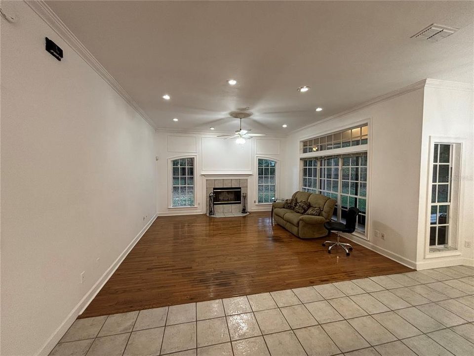 For Rent: $3,550 (4 beds, 2 baths, 2554 Square Feet)