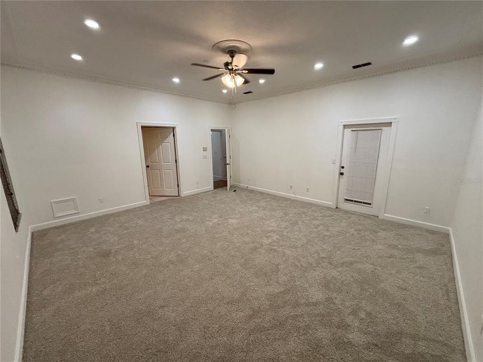 For Rent: $3,550 (4 beds, 2 baths, 2554 Square Feet)