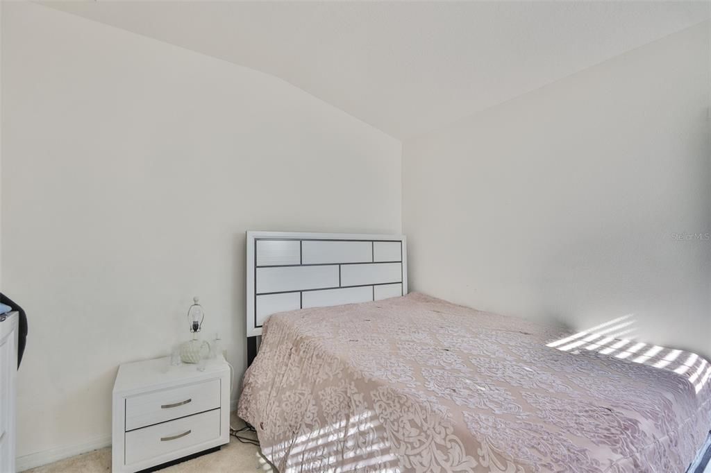 En Venta: $330,000 (4 camas, 2 baños, 1963 Pies cuadrados)