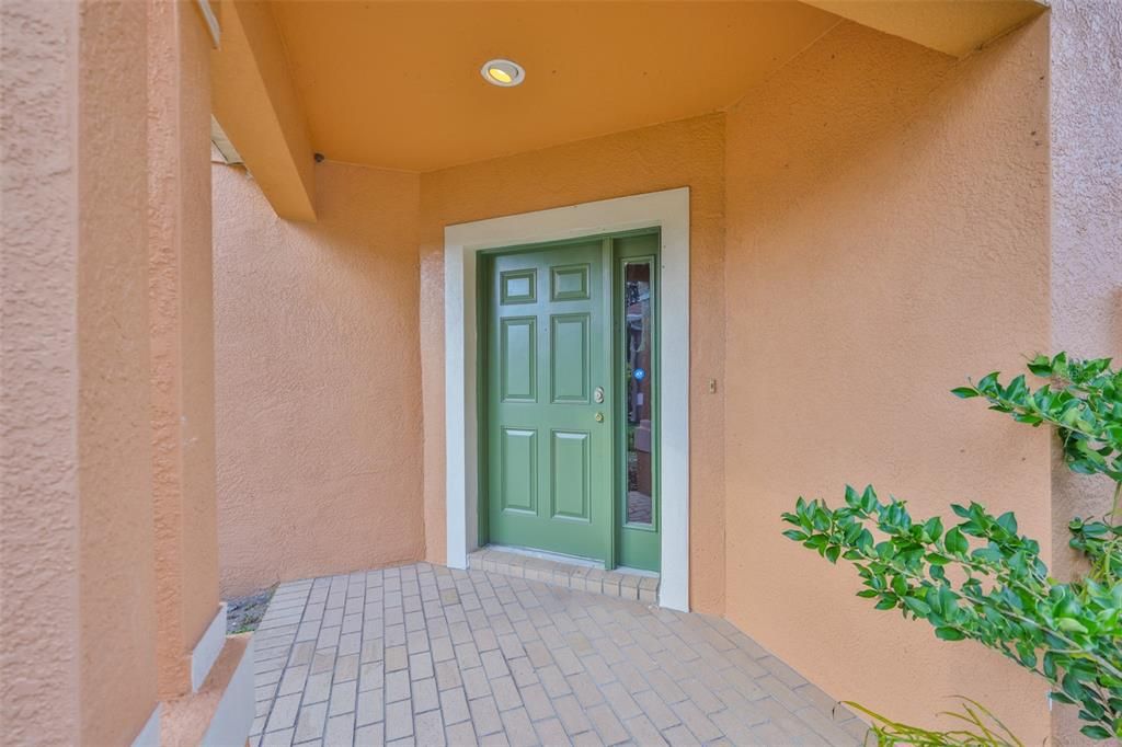 En Venta: $330,000 (4 camas, 2 baños, 1963 Pies cuadrados)