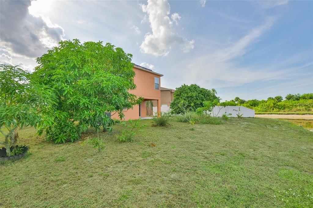 En Venta: $330,000 (4 camas, 2 baños, 1963 Pies cuadrados)