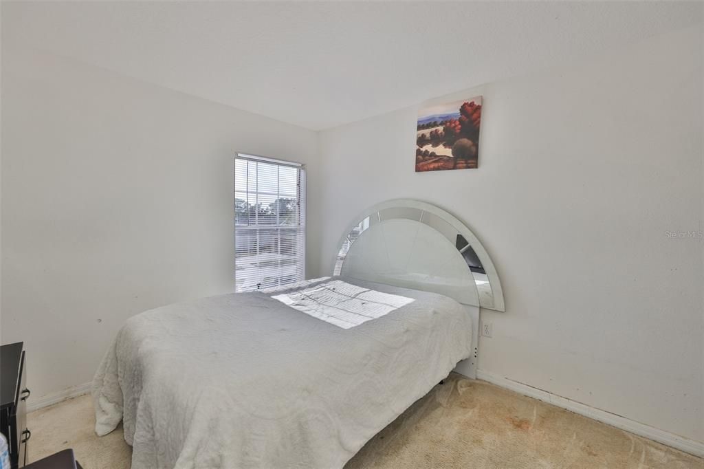 En Venta: $330,000 (4 camas, 2 baños, 1963 Pies cuadrados)