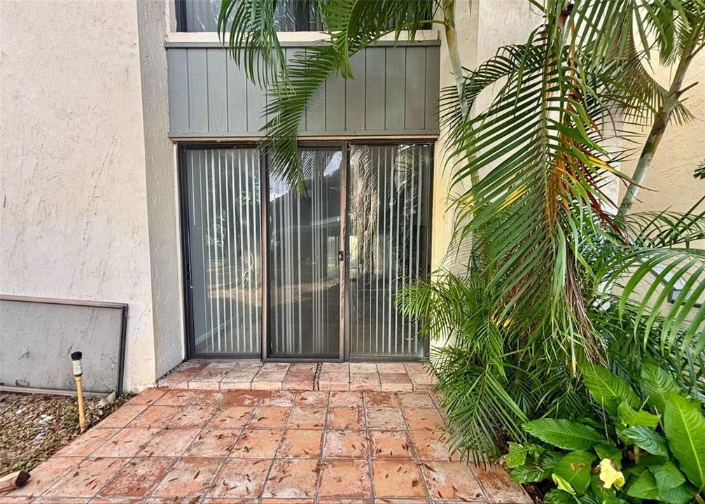 出租: $1,400 (2 贝兹, 2 浴室, 1078 平方英尺)