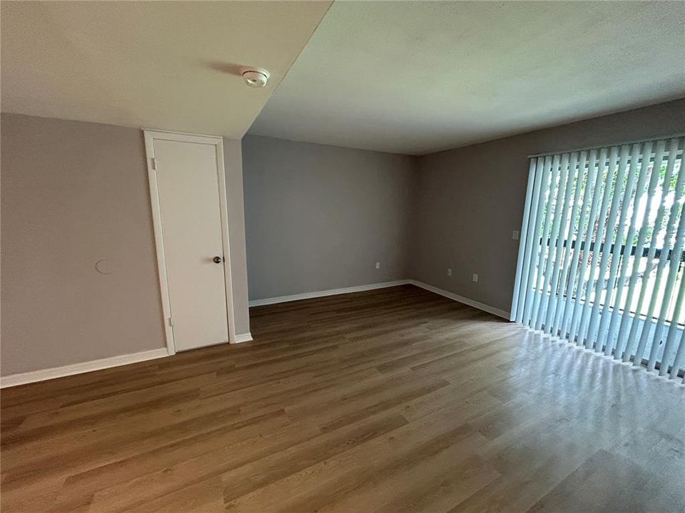 For Sale: $179,900 (2 beds, 1 baths, 1214 Square Feet)