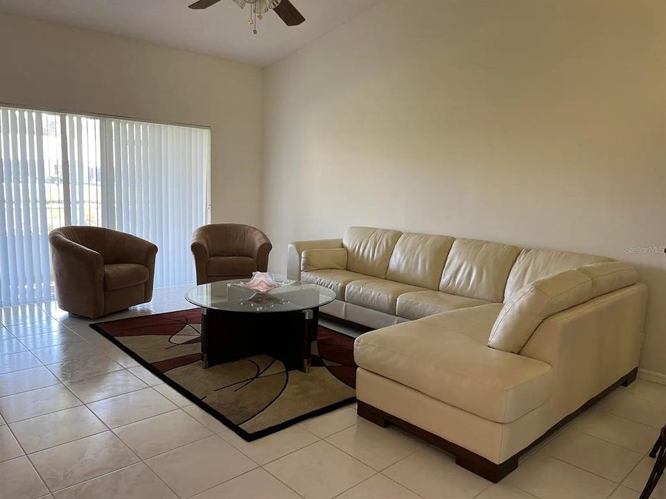 На продажу: $389,900 (3 спален, 2 ванн, 1570 Квадратных фут)