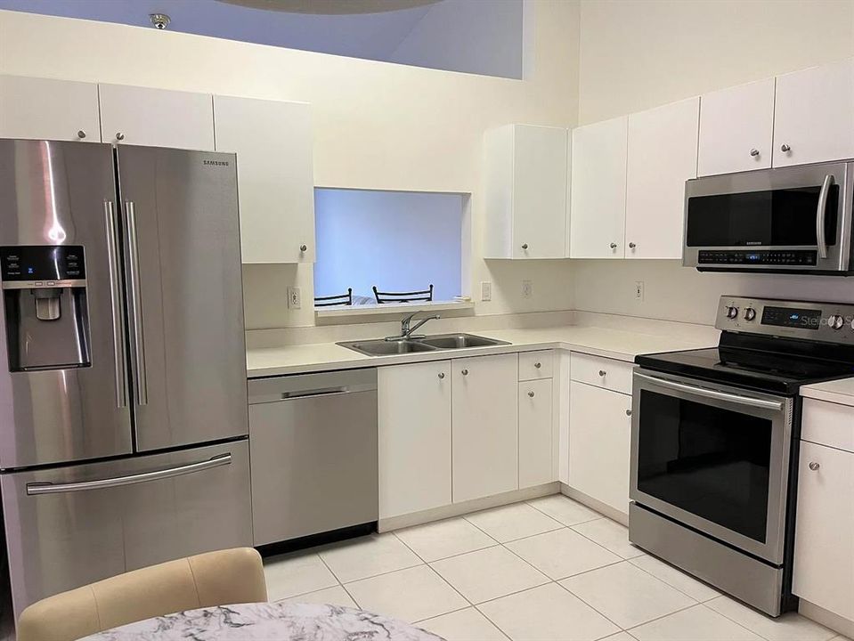 На продажу: $389,900 (3 спален, 2 ванн, 1570 Квадратных фут)