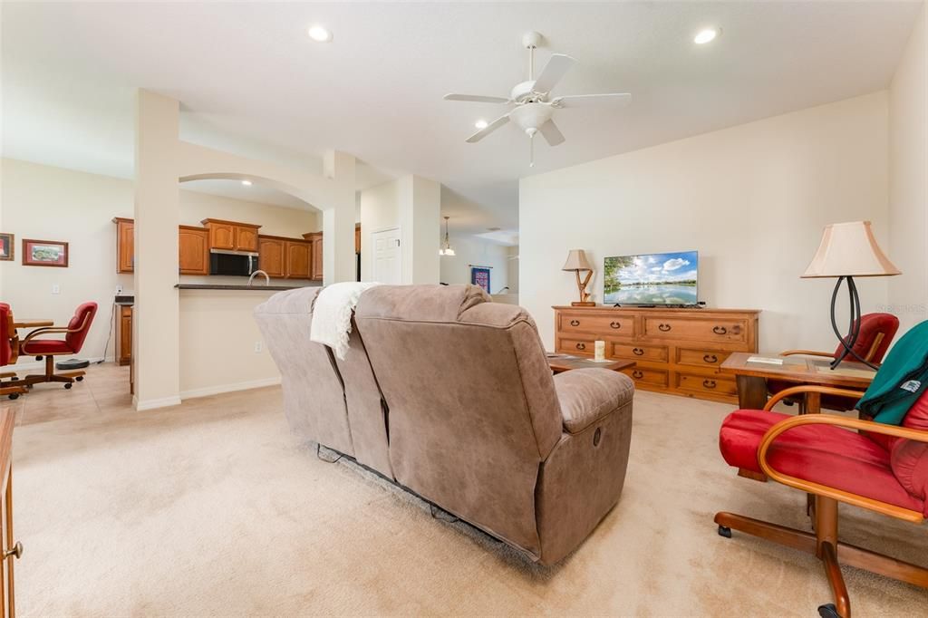 For Sale: $399,000 (3 beds, 2 baths, 1861 Square Feet)